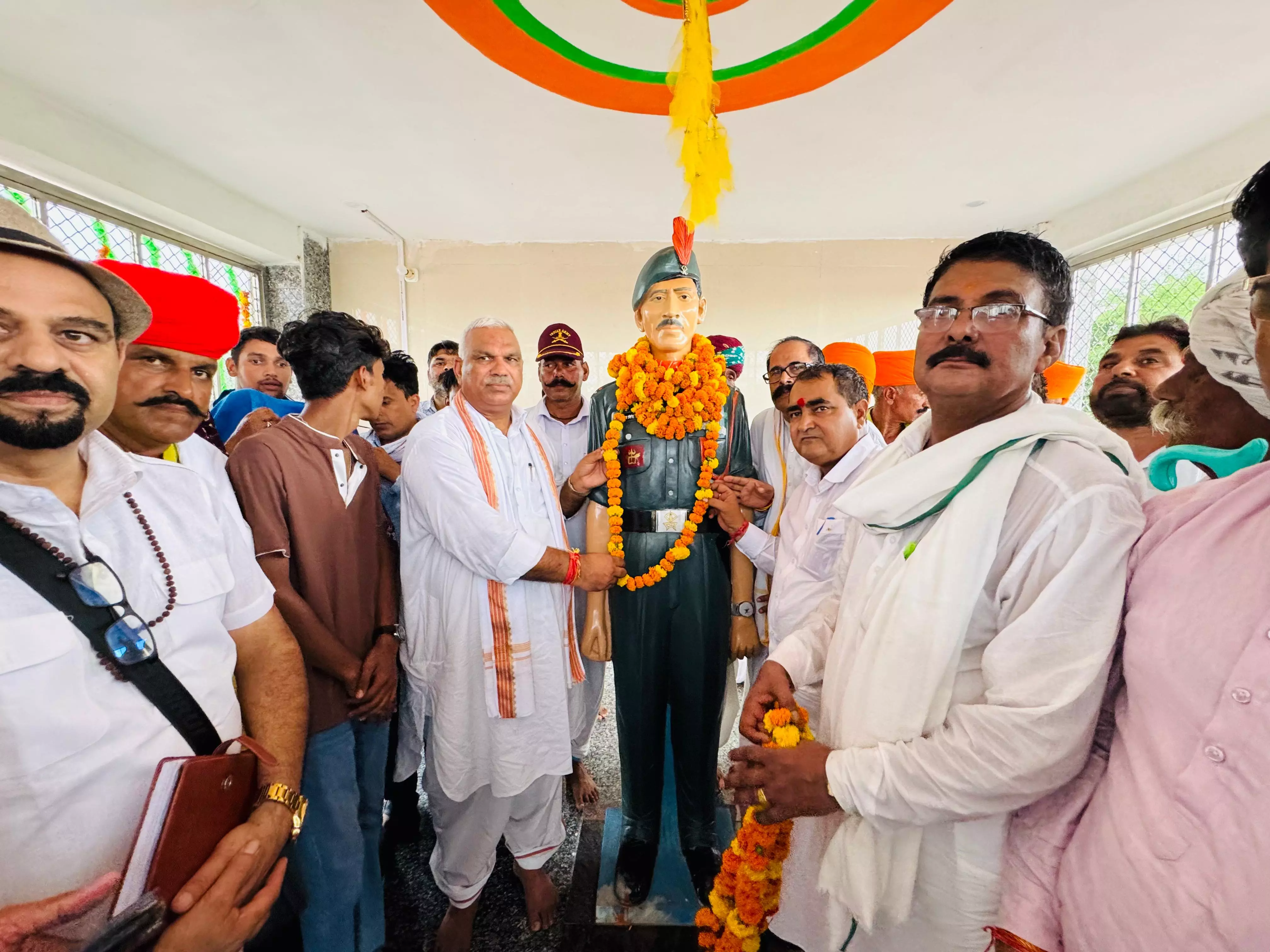 Jaipur: गृह राज्य मंत्री ने करौली जिले में किया शहीद आराम सिंह की प्रतिमा का अनावरण Jaipur: गृह राज्य मंत्री ने करौली जिले में किया शहीद आराम सिंह की प्रतिमा का अनावरण