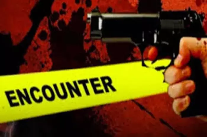 Noida: सेक्टर-63 पुलिस और बदमाशों के बीच मुठभेड़ में चार शातिर चोर गिरफ्तार Noida: सेक्टर-63 पुलिस और बदमाशों के बीच मुठभेड़ में चार शातिर चोर गिरफ्तार