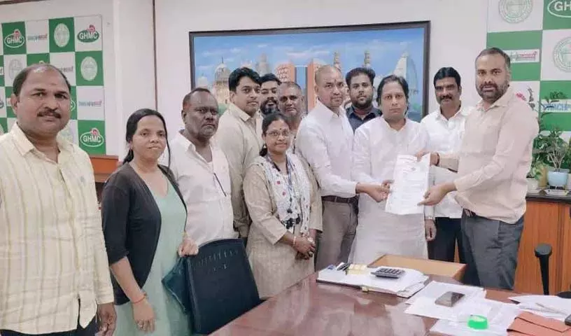 नगरसेवक CN Reddy के खिलाफ कार्रवाई करने का आयुक्त से अनुरोध नगरसेवक CN Reddy के खिलाफ कार्रवाई करने का आयुक्त से अनुरोध