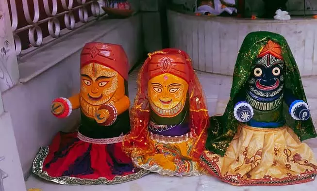 Uluberia में गंगा में जगन्नाथ की मूर्तियों पर हंगामा Uluberia में गंगा में जगन्नाथ की मूर्तियों पर हंगामा