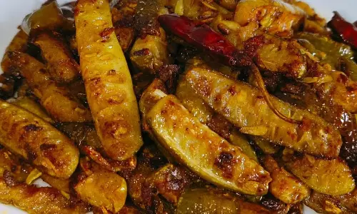 Bhujia Kundru: कुछ अलग खाने का मन हो तो ट्राई करें ये स्वादिष्ट डिश Bhujia Kundru: कुछ अलग खाने का मन हो तो ट्राई करें ये स्वादिष्ट डिश
