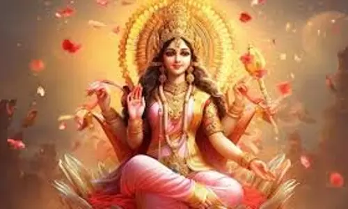 धर्म: जानिए माता लक्ष्मी की पूजा शुक्रवार को ही क्यों होती है,धार्मिक मान्यताएं, पूजन विधि और लाभ धर्म: जानिए माता लक्ष्मी की पूजा शुक्रवार को ही क्यों होती है,धार्मिक मान्यताएं, पूजन विधि और लाभ