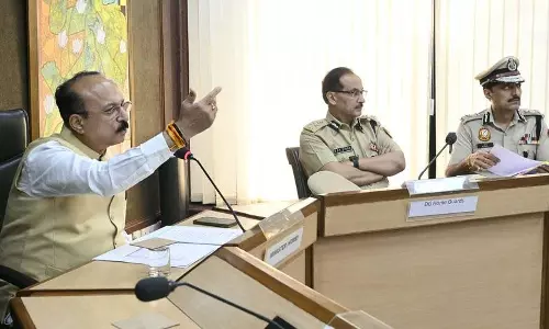 Delhi के मंत्री आशीष सूद ने कांवड़ यात्रा से पहले तैयारियों की समीक्षा की Delhi के मंत्री आशीष सूद ने कांवड़ यात्रा से पहले तैयारियों की समीक्षा की