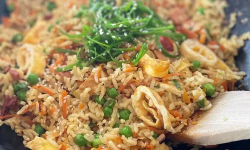 Sprouts Fried Rice: झटपट बनाएं रेसिपी Sprouts Fried Rice: झटपट बनाएं रेसिपी