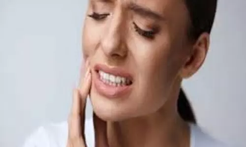 Teeth Pain Home Remedies: दांतों में रहता है तेज दर्द तो करें ये आसान उपाय, मिनटों में मिलेगी राहत Teeth Pain Home Remedies: दांतों में रहता है तेज दर्द तो करें ये आसान उपाय, मिनटों में मिलेगी राहत
