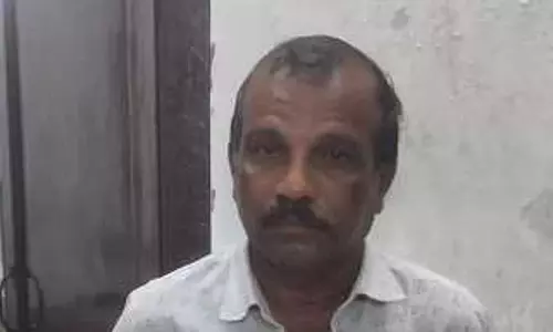 छात्रा का यौन उत्पीड़न करने के आरोप में सरकारी स्कूल का शिक्षक POCSO के तहत गिरफ्तार छात्रा का यौन उत्पीड़न करने के आरोप में सरकारी स्कूल का शिक्षक POCSO के तहत गिरफ्तार