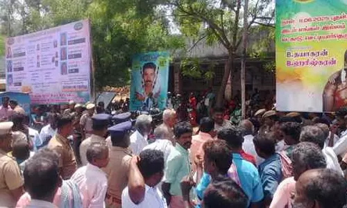 वडकाडु झड़प मामला: एक और व्यक्ति गिरफ्तार; ग्रामीणों ने किया विरोध प्रदर्शन वडकाडु झड़प मामला: एक और व्यक्ति गिरफ्तार; ग्रामीणों ने किया विरोध प्रदर्शन