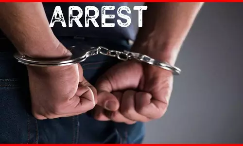 छात्राओं को बनाया हवस का शिकार, चपरासी गिरफ्तार