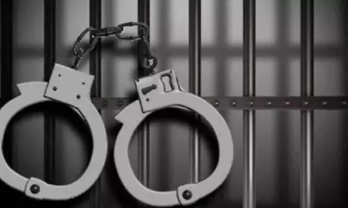 Karnataka: धर्म परिवर्तन के कथित प्रयास के लिए दो लोग गिरफ्तार Karnataka: धर्म परिवर्तन के कथित प्रयास के लिए दो लोग गिरफ्तार