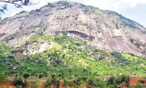 Karnataka: कार्यकर्ताओं ने प्रस्तावित नंदी हिल्स रोपवे परियोजना की निंदा की