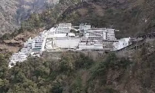 Maa Vaishno Devi: दर्शन करने वाले श्रद्धालुओं की बढ़ सकती हैं मुश्किलें, बंद हुई ये सेवा