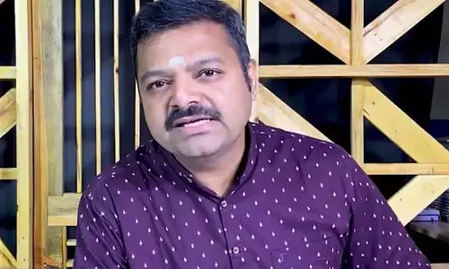 कुंदापुर पुलिस ने चक्रवर्ती सुलीबेले को नोटिस जारी कर राजनीति पर बात न करने की हिदायत दी कुंदापुर पुलिस ने चक्रवर्ती सुलीबेले को नोटिस जारी कर राजनीति पर बात न करने की हिदायत दी