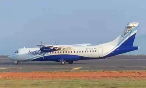 Chennai-Madurai इंडिगो विमान के इंजन में खराबी आने के बाद विमान की आपात लैंडिंग कराई गई Chennai-Madurai इंडिगो विमान के इंजन में खराबी आने के बाद विमान की आपात लैंडिंग कराई गई