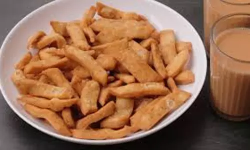 Crispy Namak Pare नोट करें हलवाई वाली स्वादिष्ट रेसिपी