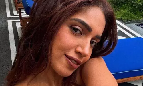 मस्ती भरा दिन, तो बनती है एक सेल्फी! – Bhumi Pednekar का अंदाज़ मस्ती भरा दिन, तो बनती है एक सेल्फी! – Bhumi Pednekar का अंदाज़