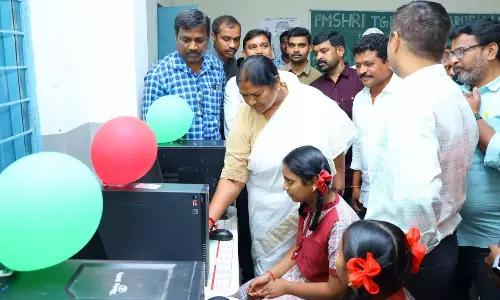Telangana: सीताका ने छात्रों से नई तकनीक और शिष्टाचार सीखने को कहा