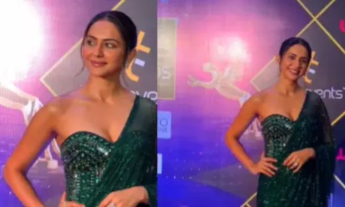 Rakul Preet Singh : एंट्री ने रेड कार्पेट को बना दिया शाइनिंग स्टार Rakul Preet Singh : एंट्री ने रेड कार्पेट को बना दिया शाइनिंग स्टार
