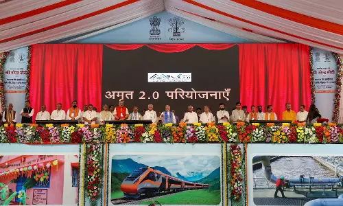 प्रधानमंत्री मोदी ने बिहार को दी 28 परियोजनाओं की सौगात, खुले वाहन पर सवार होकर सीएम नीतीश के साथ मंच तक पहुंचे