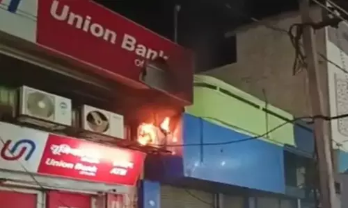 Hisar: सतर्क राहगीरों ने बचाई बैंक शाखा, समय रहते पाया आग पर काबू