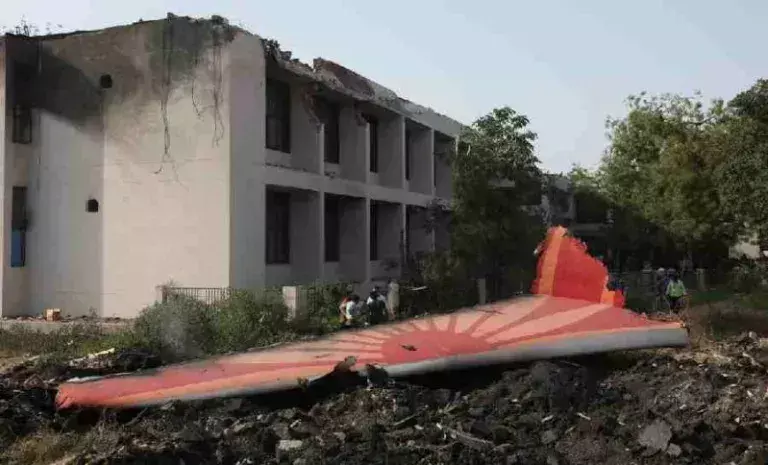 Air India crash: 220 पीड़ितों की पहचान हुई, 202 शव सौंपे गए