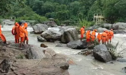 Ranchi : जोन्हा फॉल में बहे DPS टीचर की तलाश में जुटी NDRF टीम