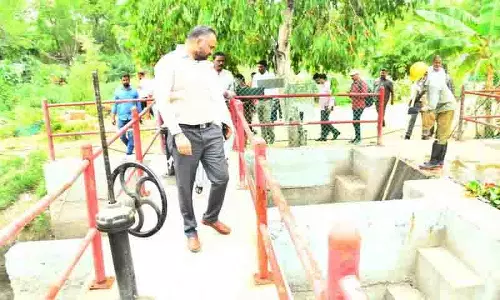 दुर्गम चेरुवु में जल निकासी कार्यों में तेजी लाएं, GHMC आयुक्त ने अधिकारियों से कहा