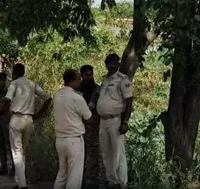Motihari: मोतिहारी में तेज रफ्तार कार ने तीन महिलाओं को कुचला, तीन गंभीर रूप से घायल Motihari: मोतिहारी में तेज रफ्तार कार ने तीन महिलाओं को कुचला, तीन गंभीर रूप से घायल