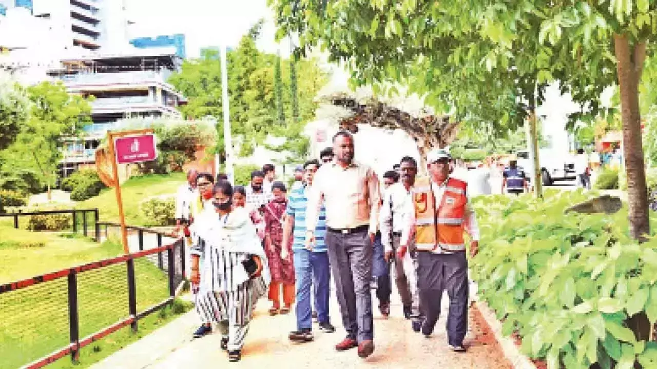 GHMC प्रमुख ने दुर्गम चेरुवु जल निकासी मुद्दे पर त्वरित कार्रवाई का आदेश दिया