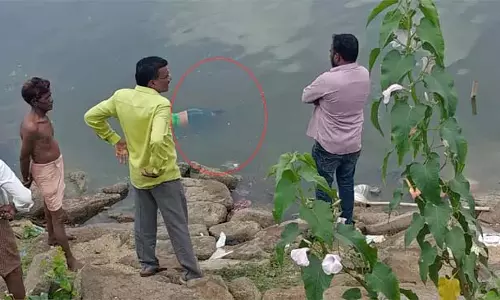 Telangana : निर्मल में दर्दनाक हादसा मां-बेटी ने तालाब में कूदकर की आत्महत्या Telangana : निर्मल में दर्दनाक हादसा मां-बेटी ने तालाब में कूदकर की आत्महत्या