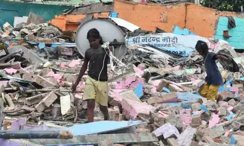 Chandigarh प्रशासन ने आदर्श कॉलोनी को ध्वस्त कर 12 एकड़ जमीन मुक्त कराई