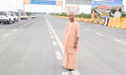 गोरखपुर लिंक एक्सप्रेस-वे का सीएम योगी ने किया उद्घाटन, यूपी बना ‘एक्सप्रेस-वे राज्य’ गोरखपुर लिंक एक्सप्रेस-वे का सीएम योगी ने किया उद्घाटन, यूपी बना ‘एक्सप्रेस-वे राज्य’
