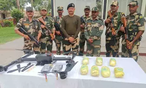 अमृतसर में BSF ने पाकिस्तान से तस्करी कर लाई गई 7 किलोग्राम ICE जब्त की