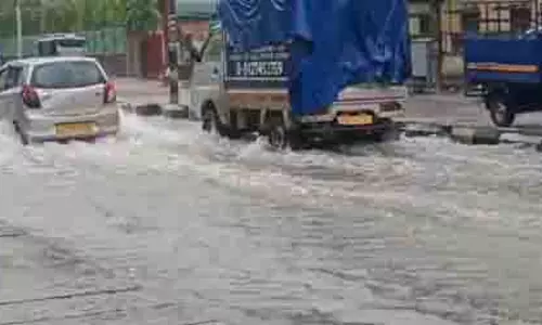 Gujarat: 1,000 से अधिक लोगों को निकाला गया, वापी में सबसे भारी बारिश दर्ज की गई Gujarat: 1,000 से अधिक लोगों को निकाला गया, वापी में सबसे भारी बारिश दर्ज की गई