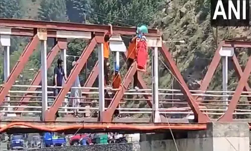 अमरनाथ यात्रा की तैयारियों को मजबूत करने के लिए J&K ने पहलगाम में बाढ़ मॉक ड्रिल का किया आयोजन अमरनाथ यात्रा की तैयारियों को मजबूत करने के लिए J&K ने पहलगाम में बाढ़ मॉक ड्रिल का किया आयोजन