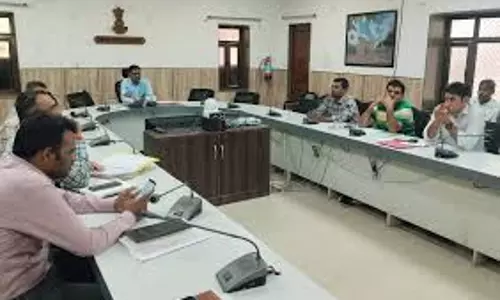 Jalore: जिले में आयोजित होने वाले कार्यक्रमों व योजनाओं की प्रगति के संबंध में समीक्षा संपन्न