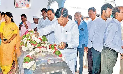 डॉ. रविन्द्र राव को अंतिम विदाई
