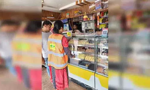GHMC ने खाद्य सुरक्षा अभियान के दौरान हैदराबाद में 90 बेकरियों का निरीक्षण किया