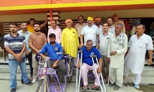 Samba में दिव्यांगजनों को सहायता उपकरण वितरित किए गए