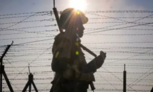 BSF ने सीमा पार से तस्करी को नाकाम किया, ड्रोन से 7.47 किलोग्राम मेथ जब्त किया