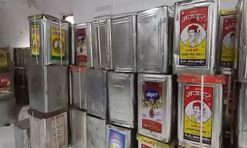 सेरामपुर में सरसों के बीज के बिना सरसों का तेल बनाने के आरोप में 2 लोग गिरफ्तार