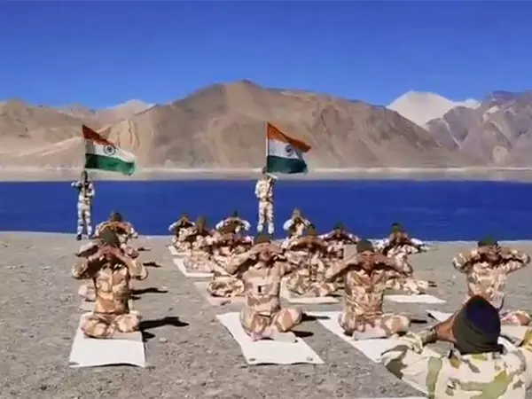 International Yoga Day: भारत-तिब्बत सीमा पुलिस ने 14000 फीट से अधिक की ऊंचाई पर योग किया International Yoga Day: भारत-तिब्बत सीमा पुलिस ने 14000 फीट से अधिक की ऊंचाई पर योग किया