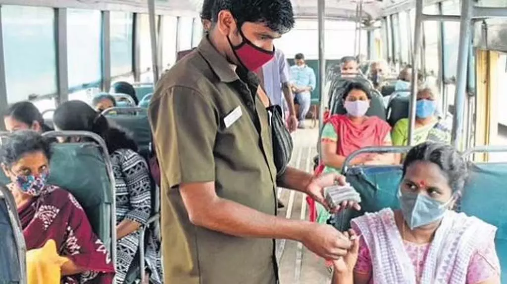 वरिष्ठ नागरिकों के लिए निःशुल्क बस यात्रा कार्ड: 21 जून से उपलब्ध वरिष्ठ नागरिकों के लिए निःशुल्क बस यात्रा कार्ड: 21 जून से उपलब्ध