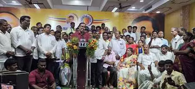 हम PMK में व्याप्त अराजकता पर काबू पा लेंगे: अंबुमणि रामदास हम PMK में व्याप्त अराजकता पर काबू पा लेंगे: अंबुमणि रामदास
