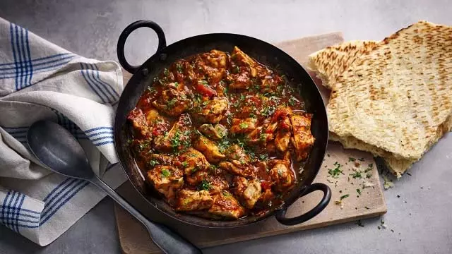 Recipe: इस रेसिपी से घर पर बनाएं मसालेदार रोस्टेड चिकन Recipe: इस रेसिपी से घर पर बनाएं मसालेदार रोस्टेड चिकन