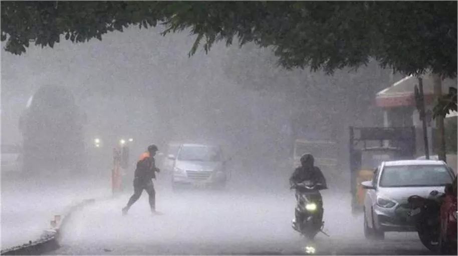 Punjab: मानसून ने दी दस्तक, 16 जिलों में बारिश की चेतावनी Punjab: मानसून ने दी दस्तक, 16 जिलों में बारिश की चेतावनी
