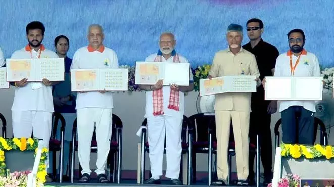 अंतरराष्ट्रीय योग दिवस: प्रधानमंत्री मोदी ने विश्व रिकॉर्ड योग दिवस में लिया हिस्सा अंतरराष्ट्रीय योग दिवस: प्रधानमंत्री मोदी ने विश्व रिकॉर्ड योग दिवस में लिया हिस्सा