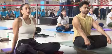 फिट इंडिया कल्ट योगाथन में रकुल और जैकी ने लिया हिस्सा, बोले- योग शॉर्टकट नहीं, बल्कि जुनून फिट इंडिया कल्ट योगाथन में रकुल और जैकी ने लिया हिस्सा, बोले- योग शॉर्टकट नहीं, बल्कि जुनून