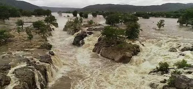 Hogenakkal में जल प्रवाह बढ़कर 20,000 क्यूबिक फीट हो गया Hogenakkal में जल प्रवाह बढ़कर 20,000 क्यूबिक फीट हो गया