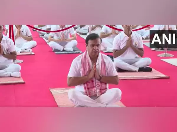 योग हमारे मन को शांत करता है और हमारे शरीर को तरोताजा करता है: Assam CM योग हमारे मन को शांत करता है और हमारे शरीर को तरोताजा करता है: Assam CM
