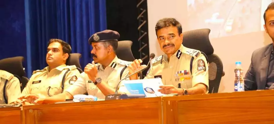 हैदराबाद ने तकनीक आधारित यातायात योजना अपनाई: Anand हैदराबाद ने तकनीक आधारित यातायात योजना अपनाई: Anand